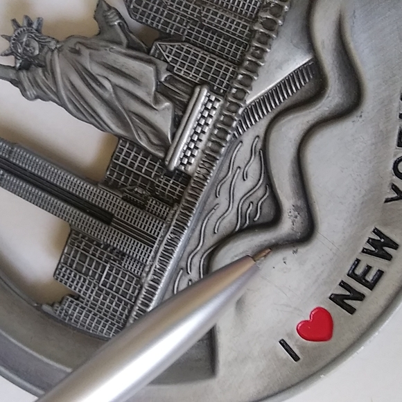 New York Souvenir Decorative Metal Plate - Picture 8 of 15